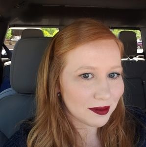 Meet your Posher, Casandra